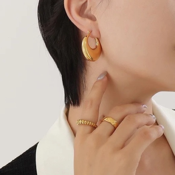 NEW💎18K Gold Plated Chunky Hoop Earrings*High Gloss Finish - Picture 2 of 4